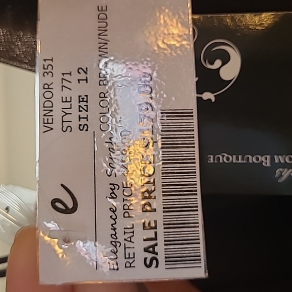 Formal dress - Picture 8 of 8